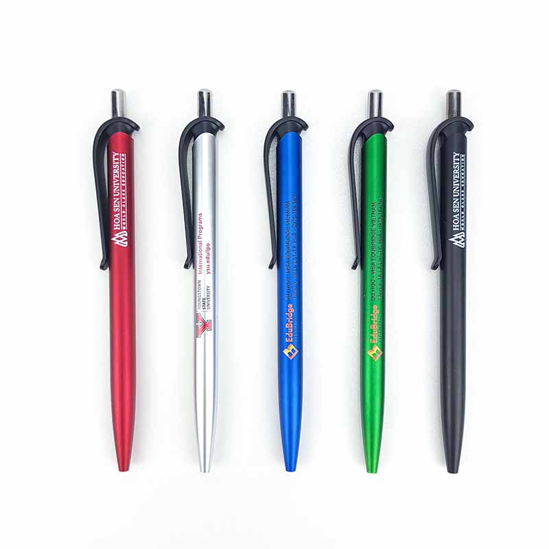 bút bi nhựa in logo quà tặng khách hàng bp1813